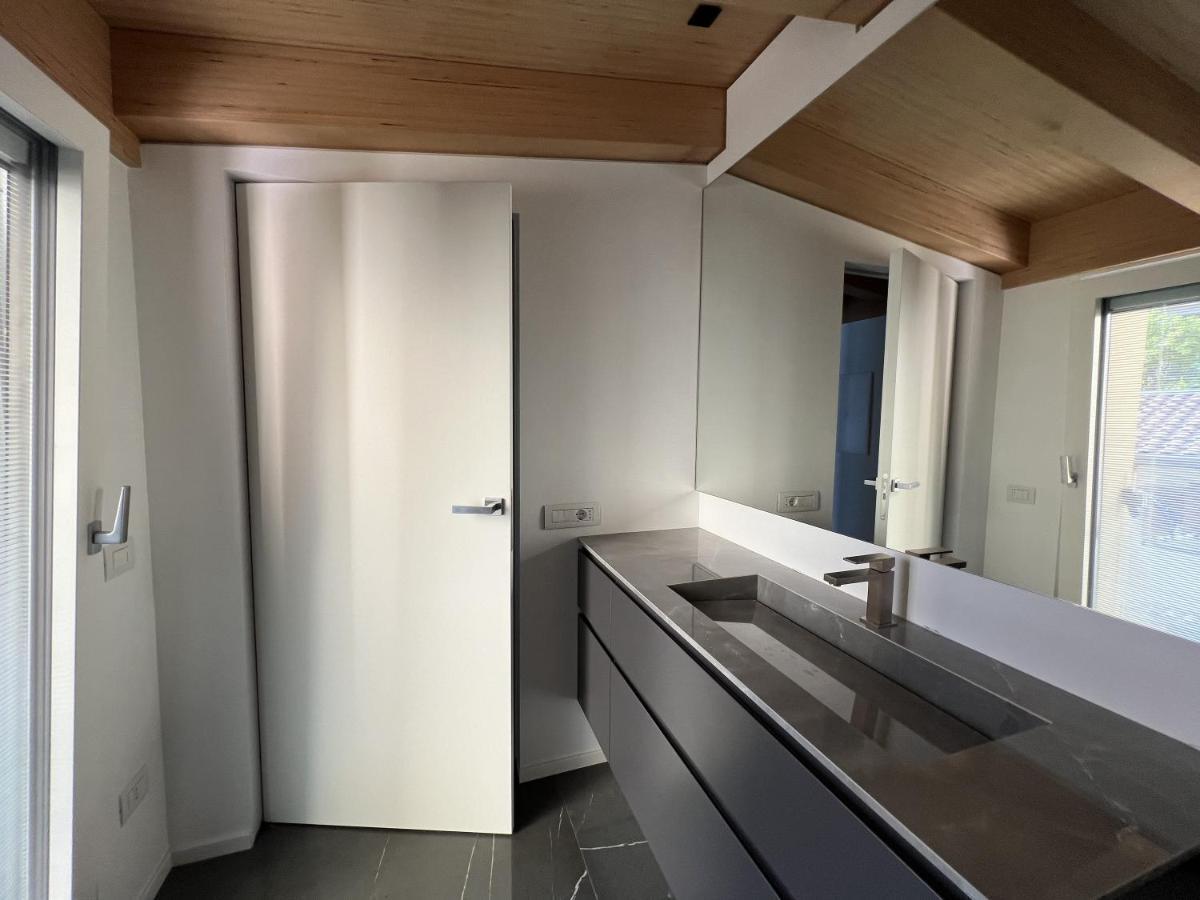 Luxury Lakefront Penthouse 勒泽诺 外观 照片